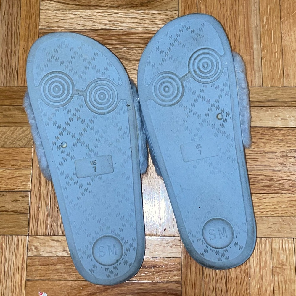 Steve Madden Fuzzy Faux Fur Slippers/Slides Size … - image 3